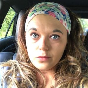 Meet your Posher, Cynthia